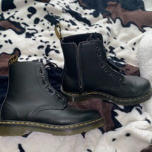 Doc Marten Pascal Zipper Boot woman’s 10